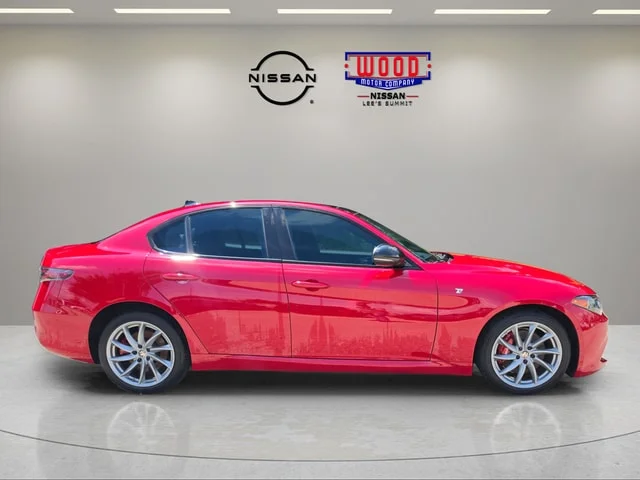 Used 2024 Alfa Rosso Alfa Romeo Ti image 2