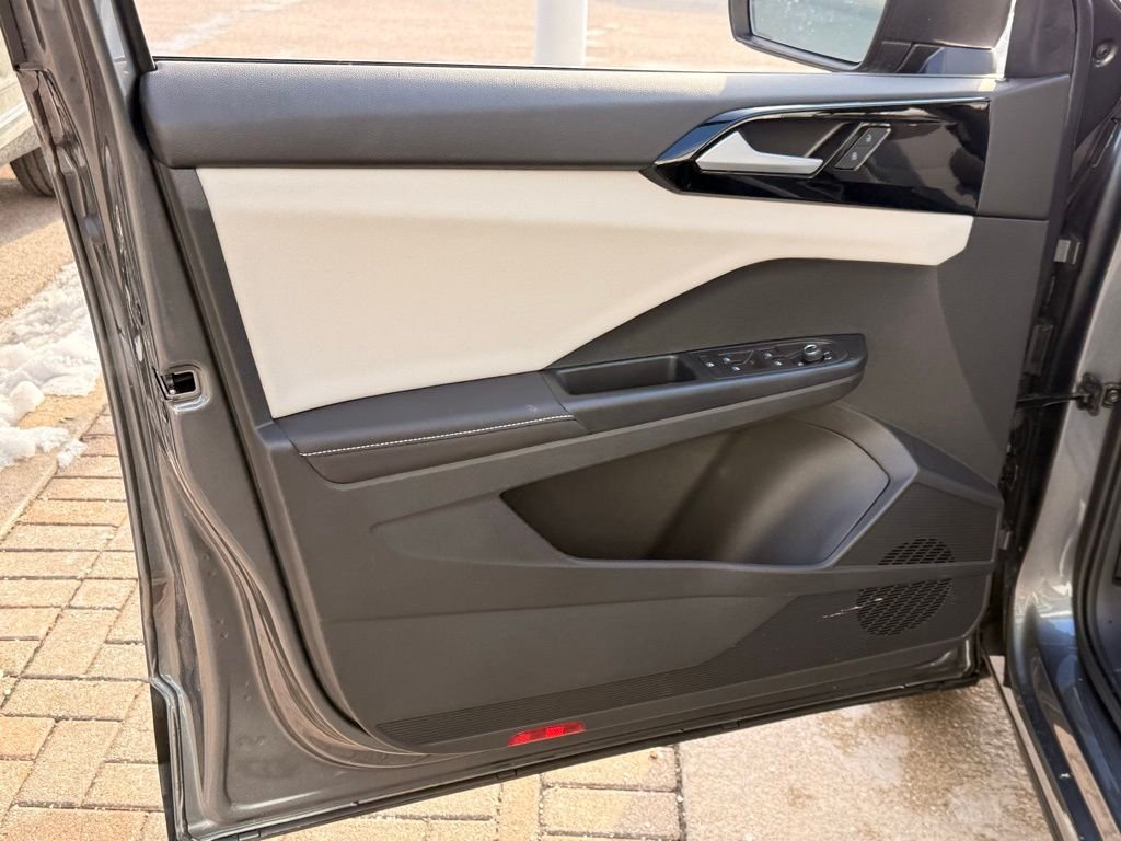 New 2026 Platinum Gray Metallic Volkswagen 1.5T S image 8