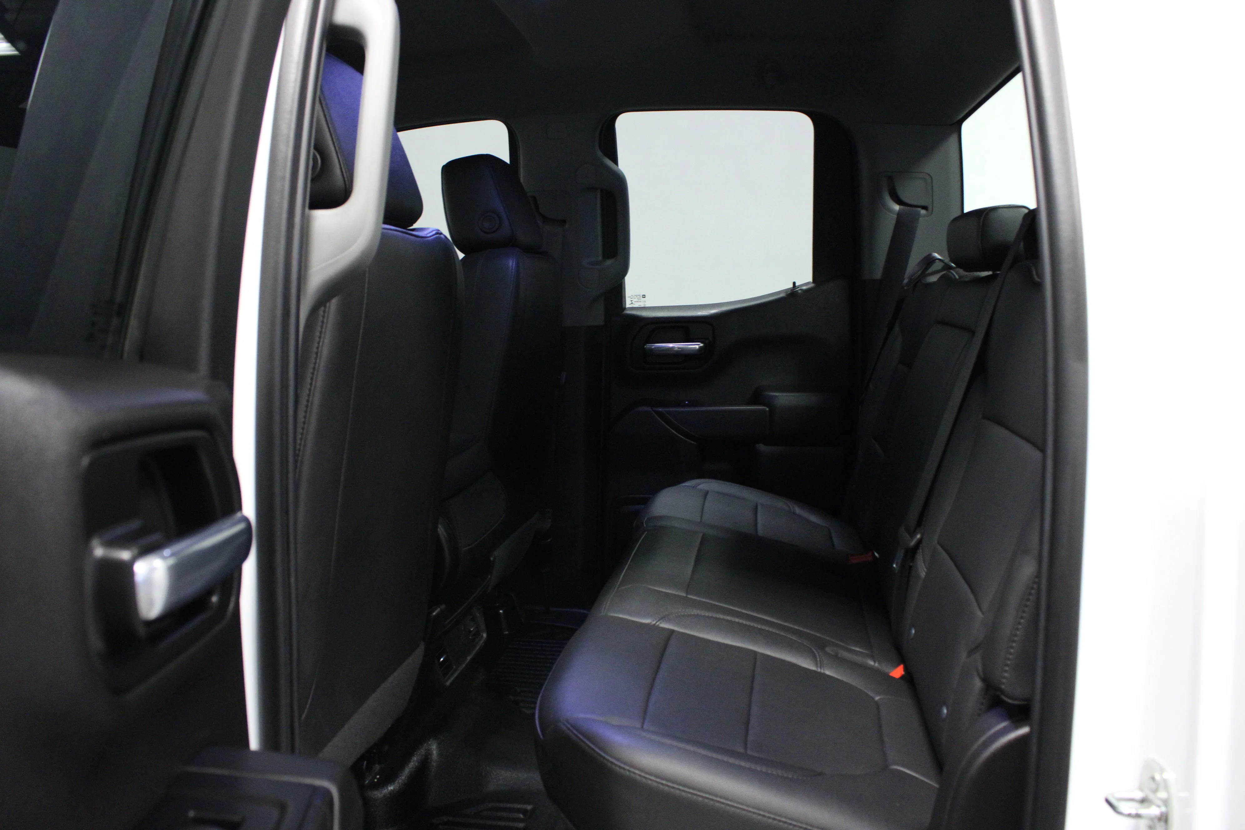 Used 2022 Summit White Chevrolet WT image 13