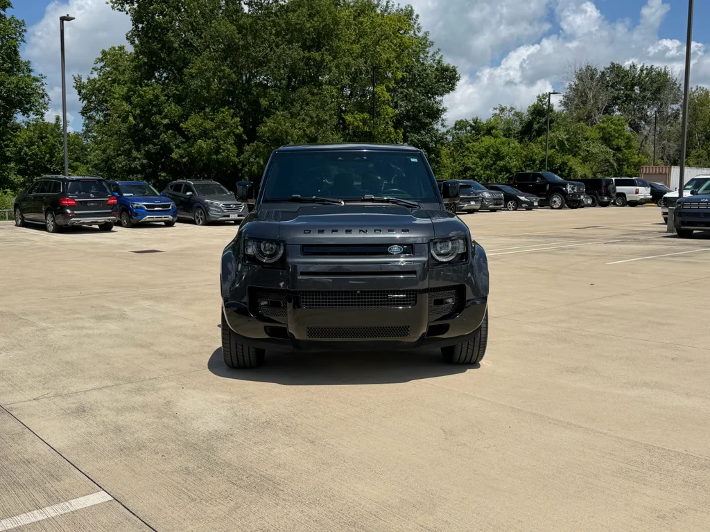 Used 2023  Land Rover X-Dynamic SE image 9