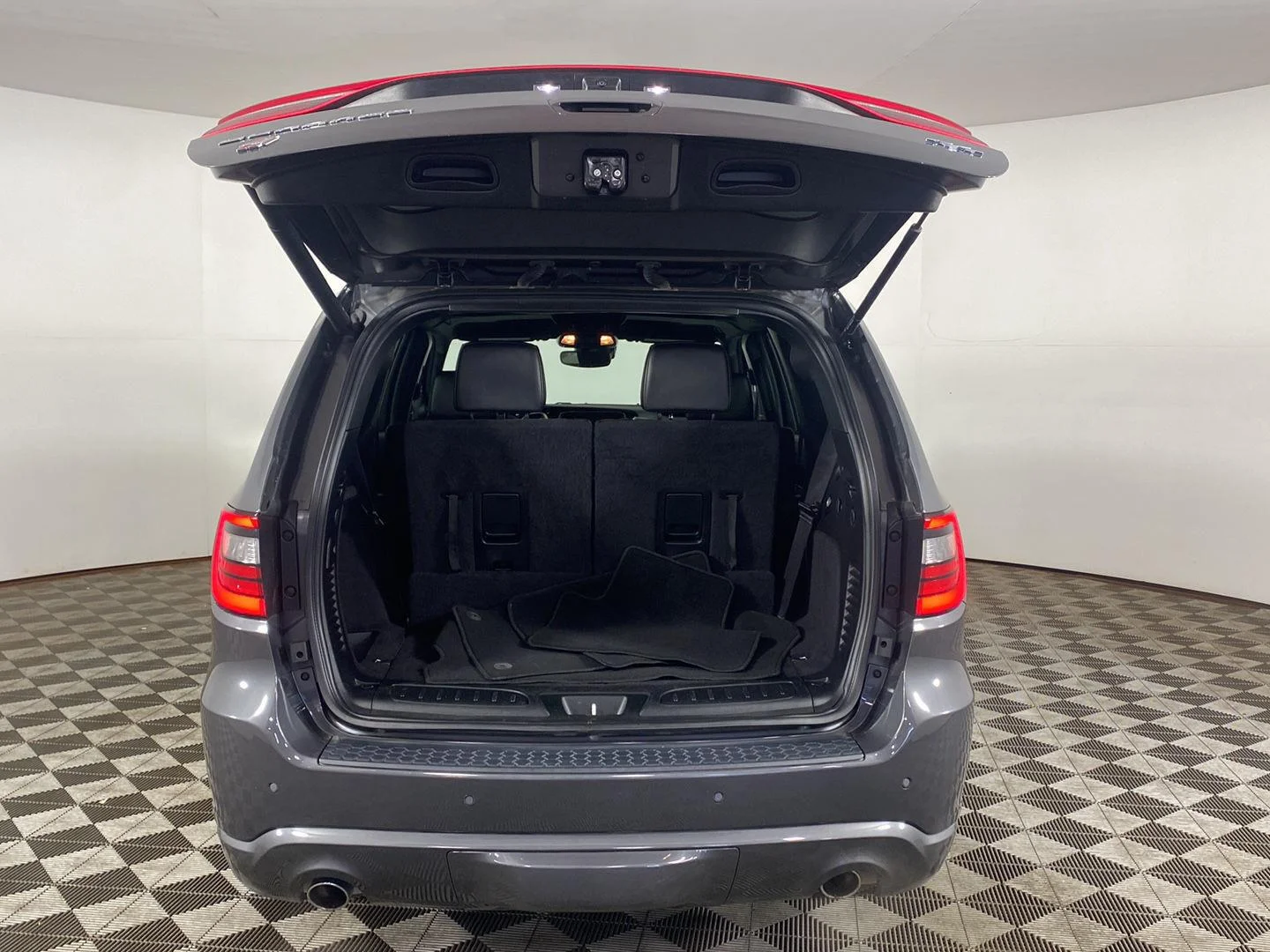 Used 2025 Vapour Grey Dodge R/T image 30