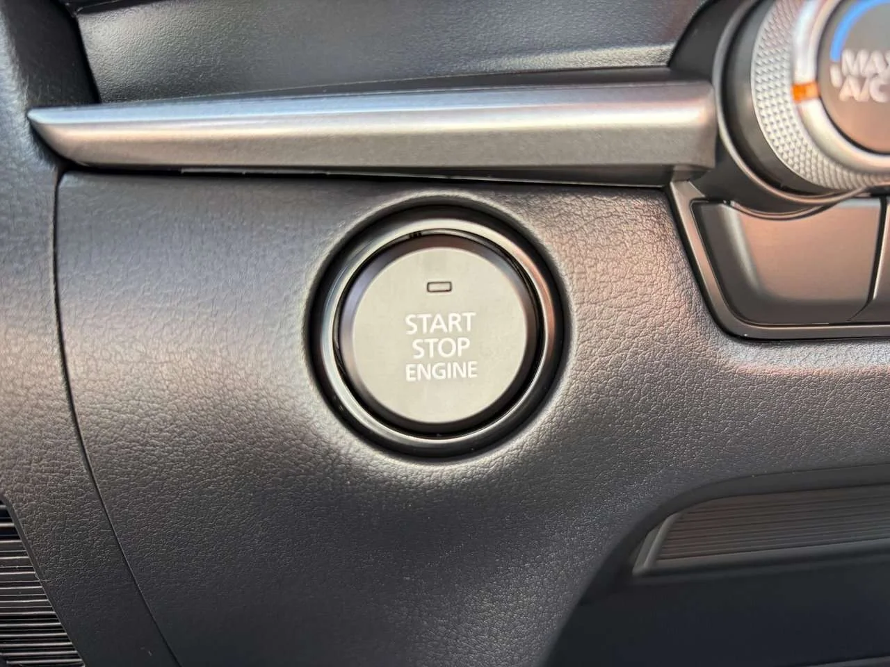 Used 2023  Mazda GX image 28