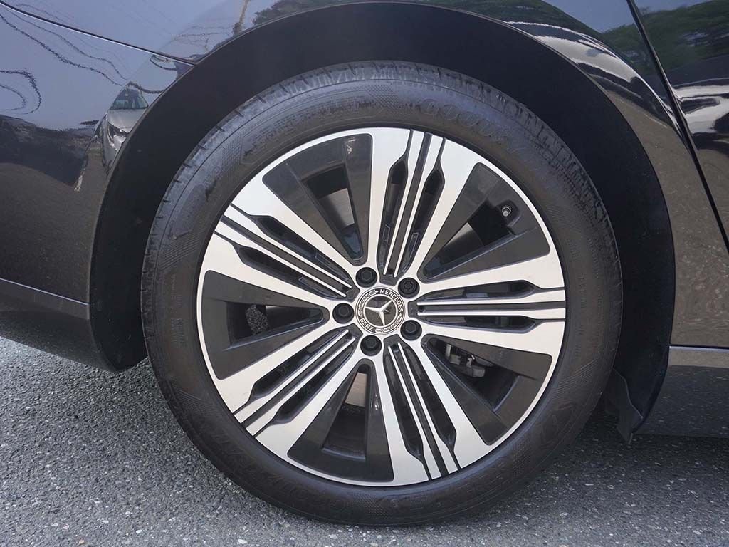 Used 2024 Black Mercedes-Benz 450 image 26