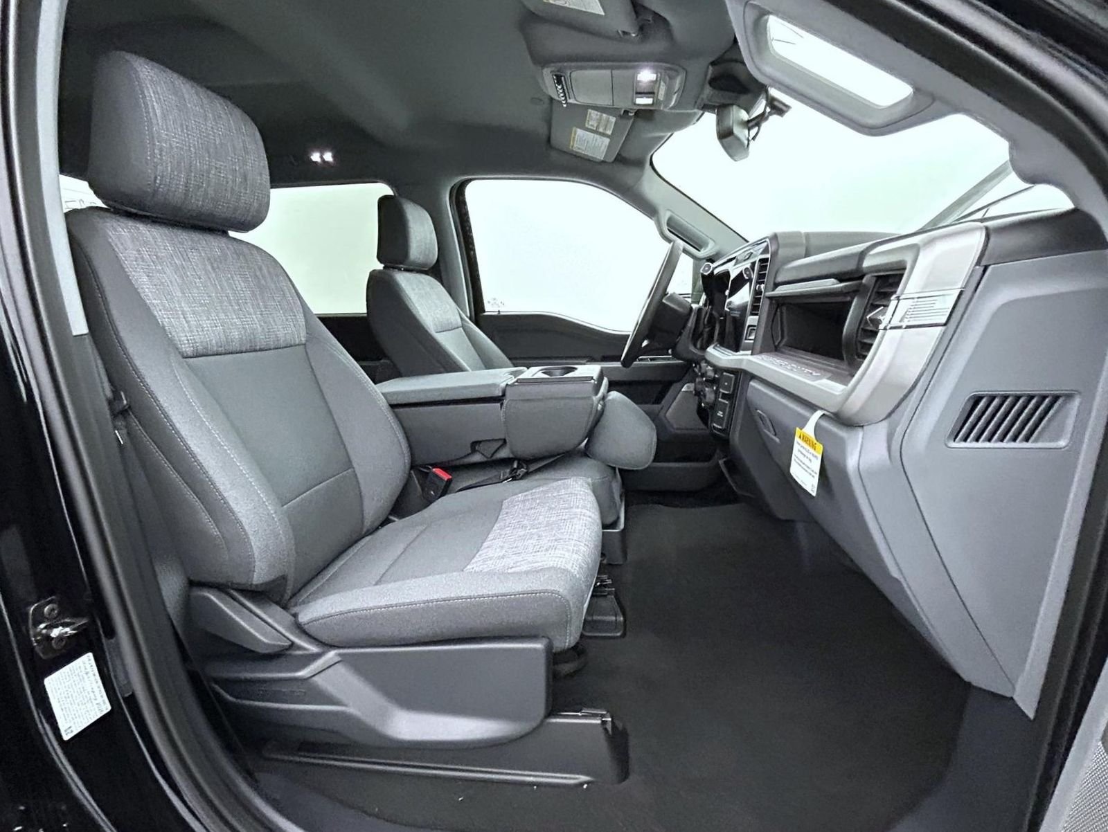 New 2026 Agate Black Metallic Ford XLT image 14