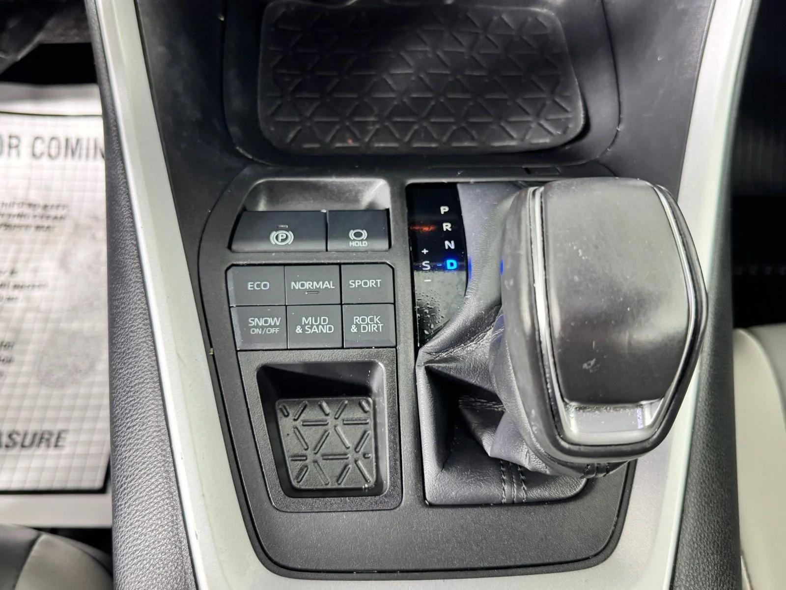 Used 2023 Gray Toyota XLE Premium image 20