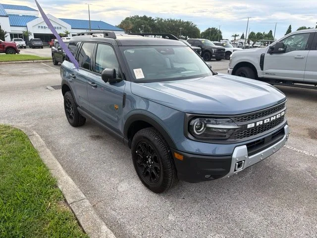 Used 2025 Gray Ford Badlands image 3