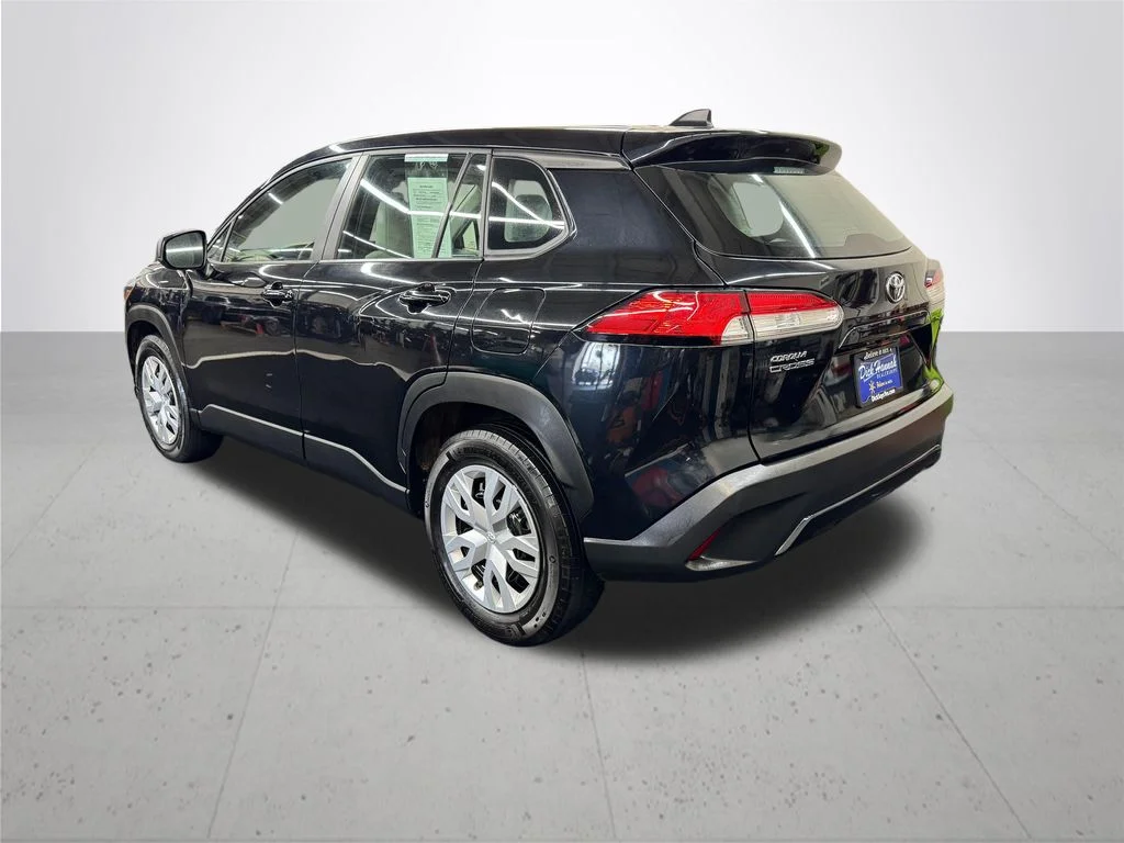 Used 2024 Black Toyota L image 4
