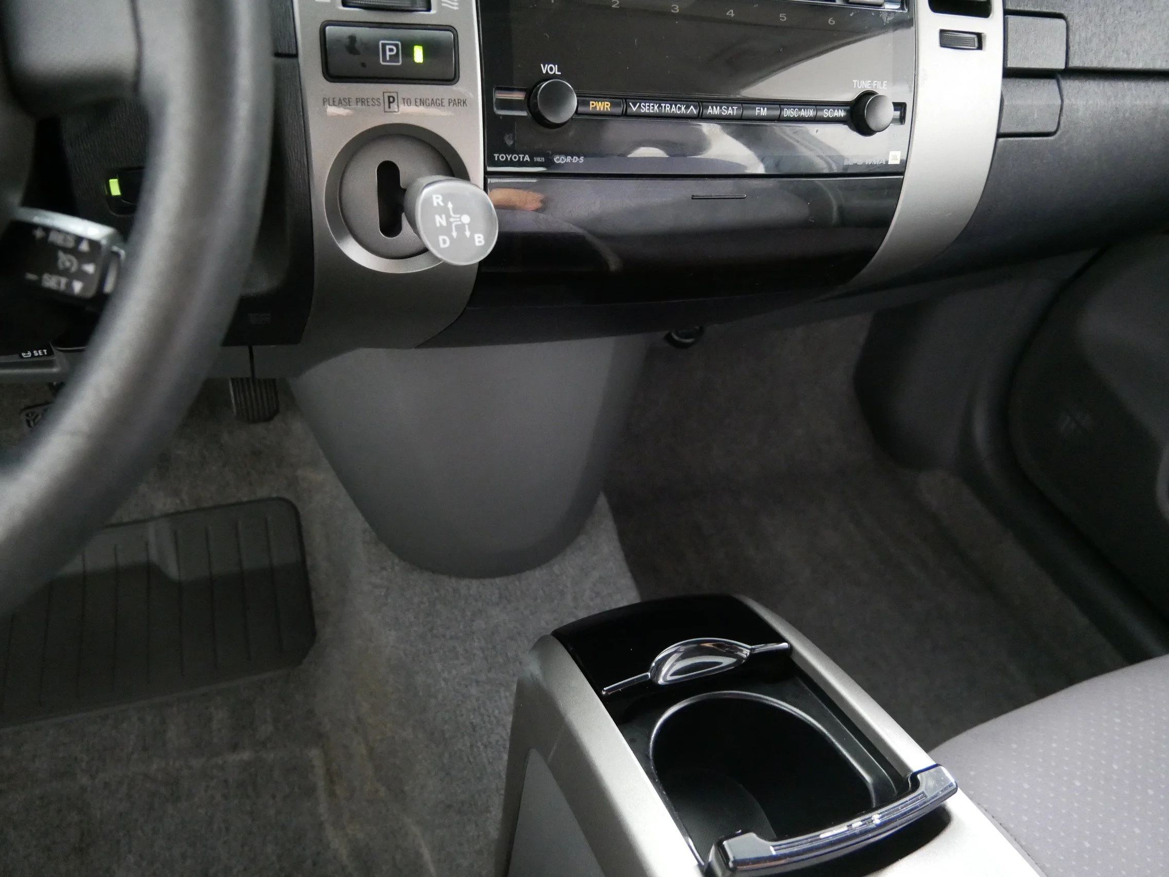 Used 2009 Magnetic Gray Metallic Toyota  image 24