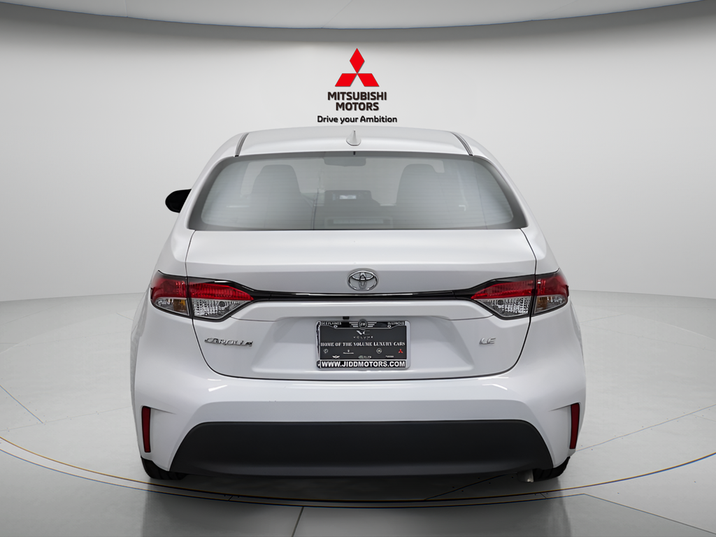 Used 2024 Ice Toyota LE image 8