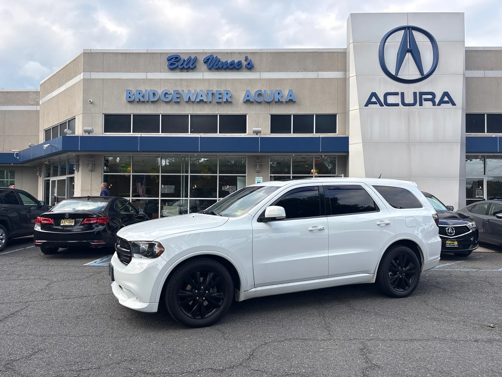 Used 2013 Bright White Clear Coat (pw7) Dodge R/T image 1