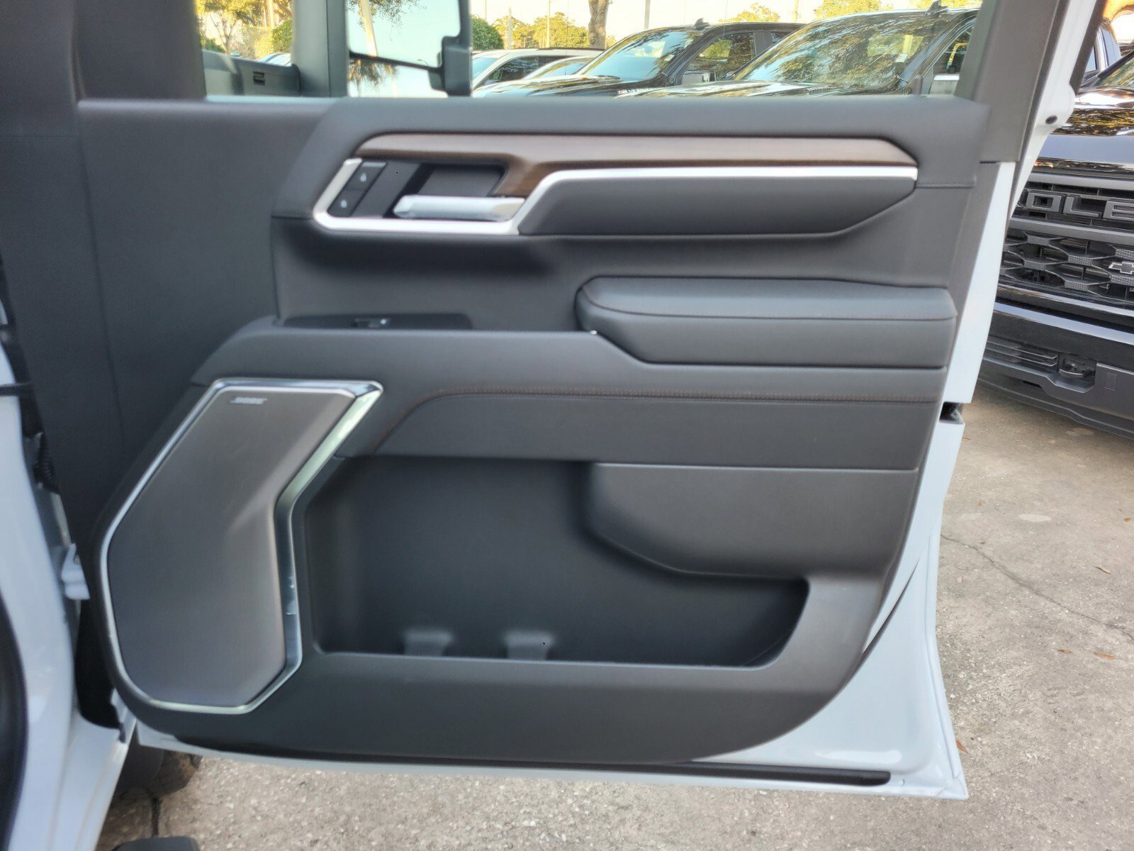 New 2026 Polar White Tricoat Chevrolet High Country image 14