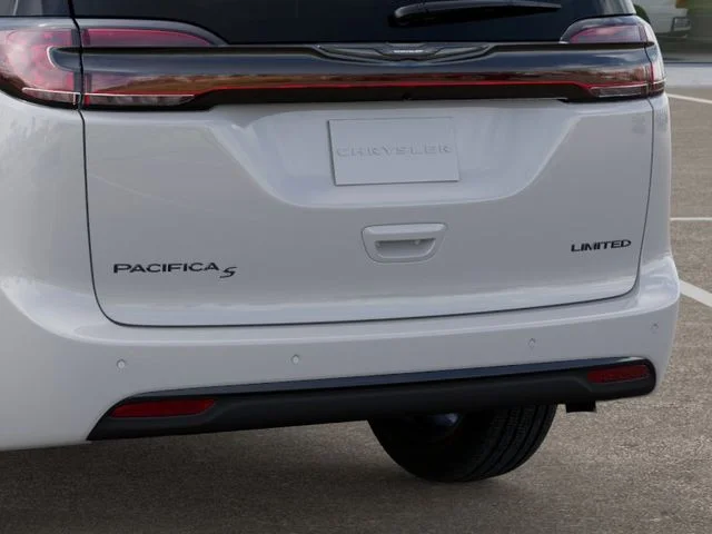 New 2026 Bright White Clear-Coat Exterior Paint Chrysler Limited image 13