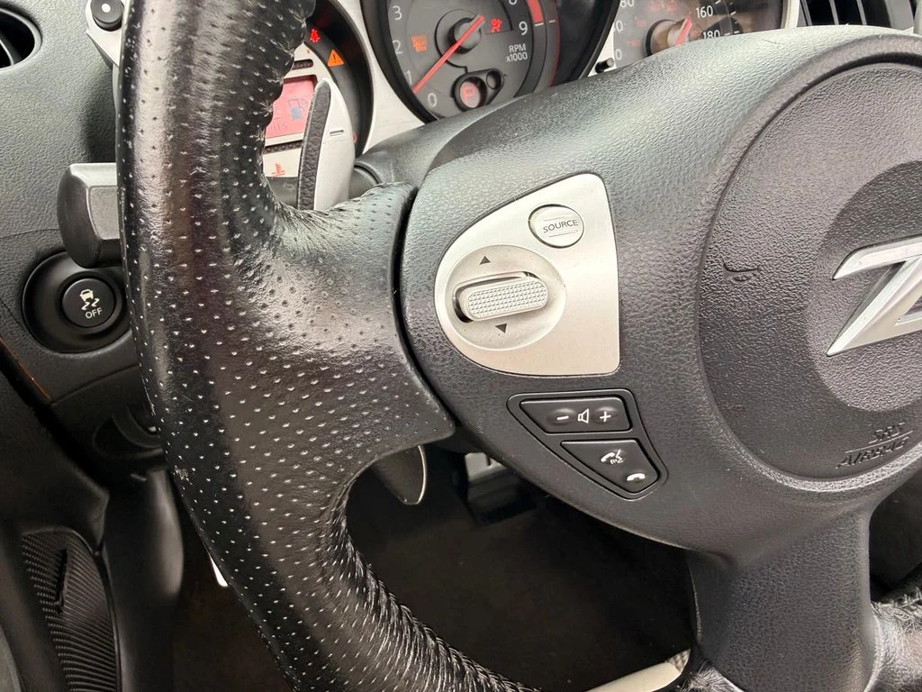 Used 2011 Magnetic Black Metallic Nissan Touring image 28
