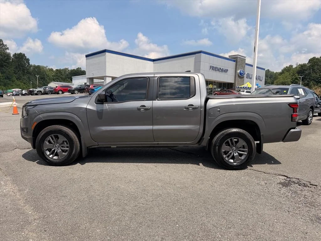Used 2025 Gray Nissan SV image 4