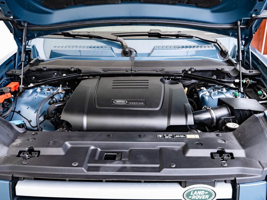 Used 2023 Tasman Blue Metallic Land Rover S image 44