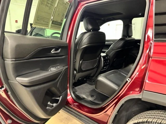 Used 2025 Red Jeep Altitude X image 19