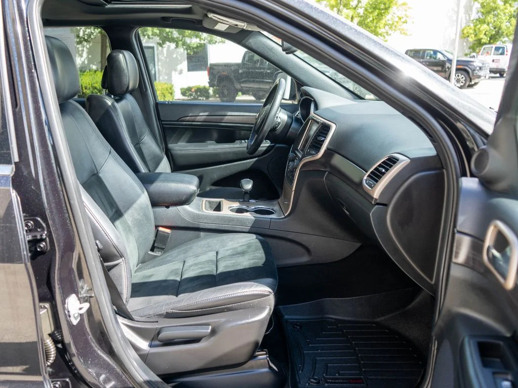 Used 2015 Black Jeep Altitude image 10