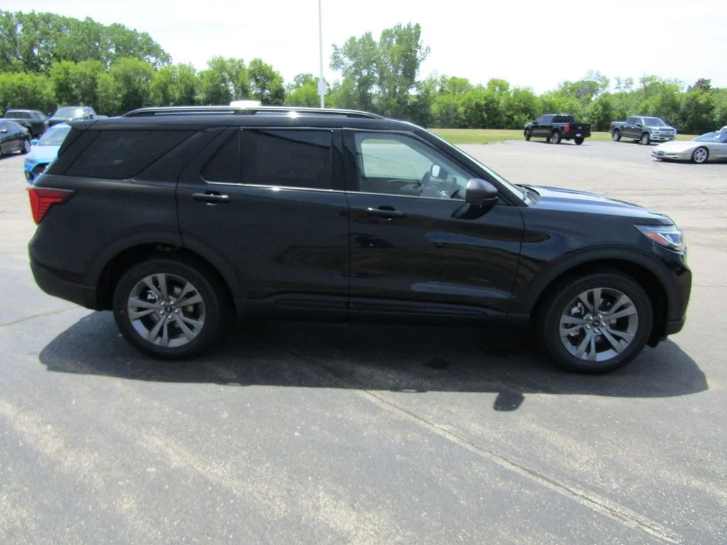 New 2026 Agate Black Metallic Ford Active image 7