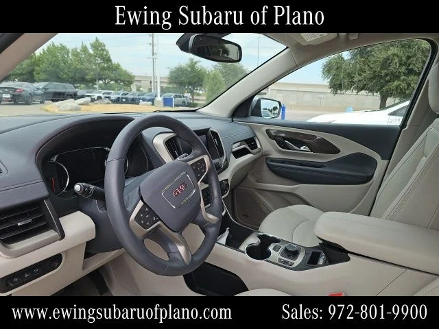 Used 2023 Silver GMC Denali image 5