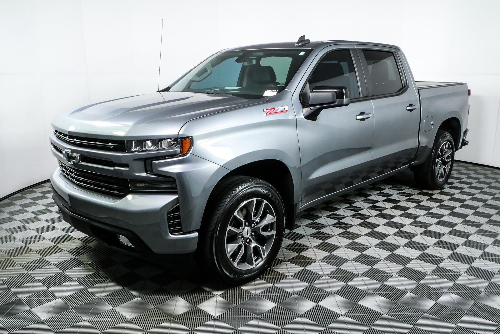 Used 2021 SATIN STEEL METALLIC Chevrolet RST image 24
