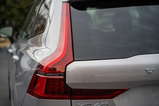 New 2026 Aurora Silver Volvo Plus image 7