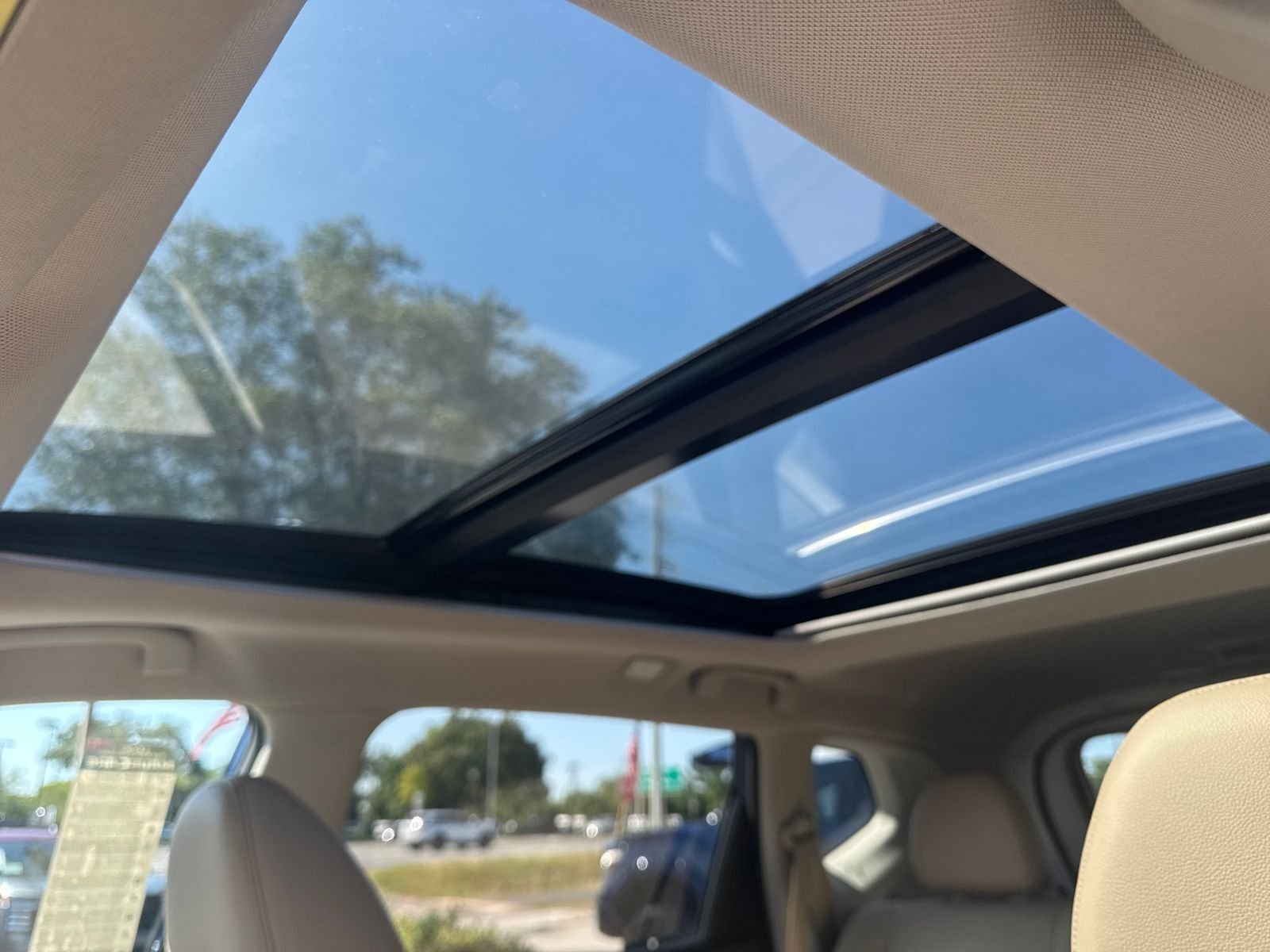 Used 2017 Blue Nissan SL image 39