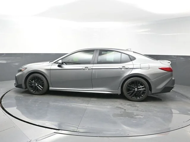 Used 2026  Toyota SE image 4