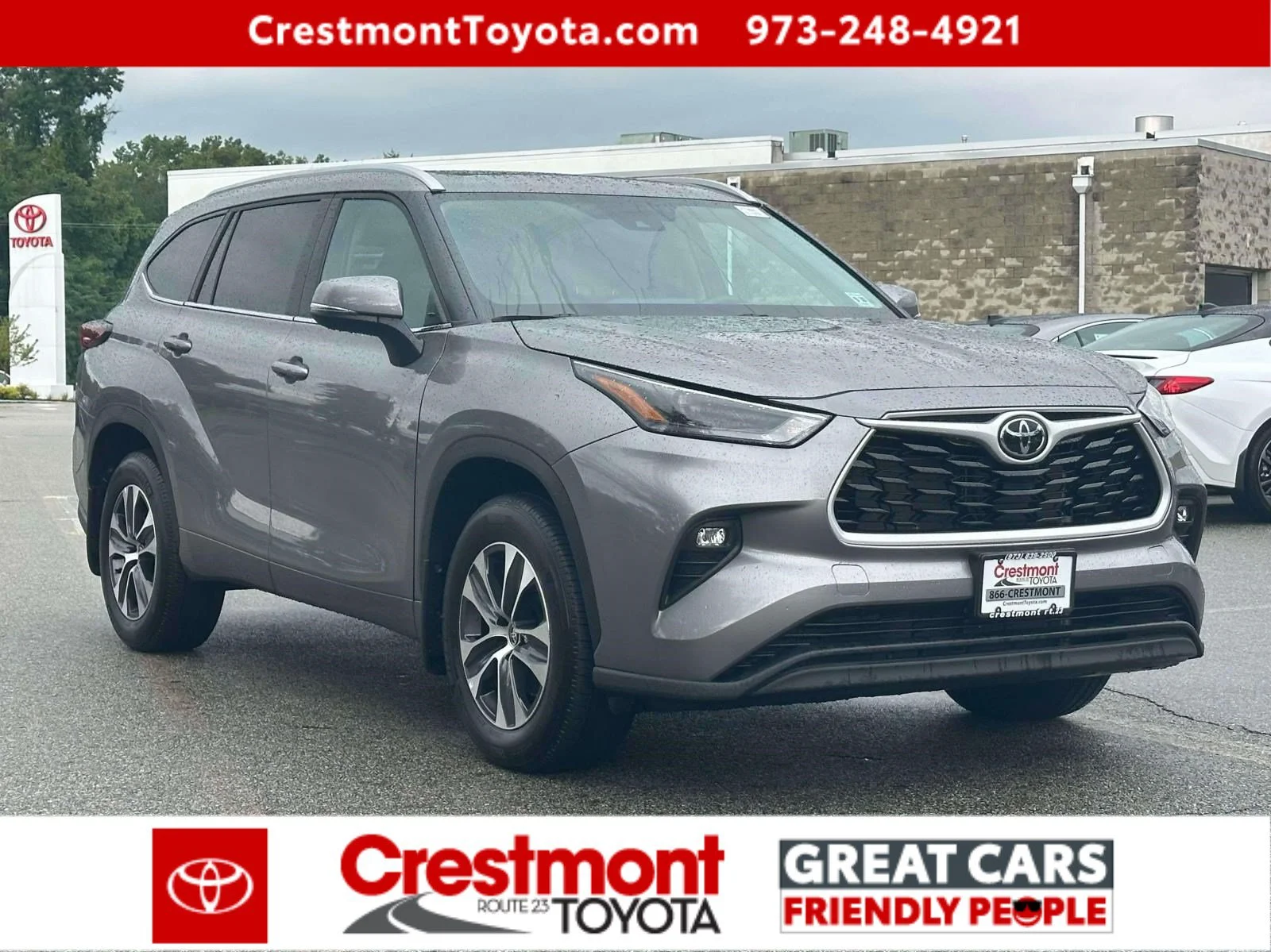 Used 2025 Heavy Metal Toyota XLE image 2