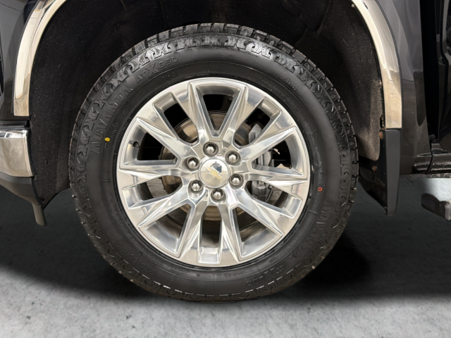 Used 2022 Black Chevrolet LTZ image 43