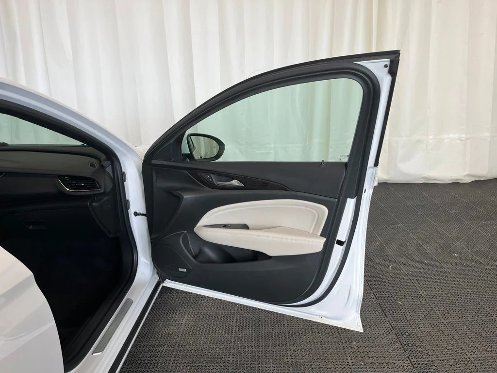 Used 2019 White Buick Avenir image 19