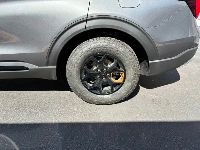 New 2026 Carbonized Gray Metallic Ford Tremor image 17