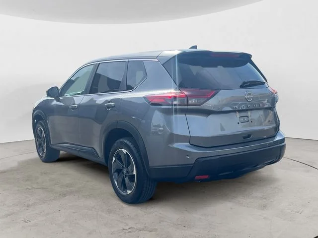 Used 2025 Gray Nissan SV image 7