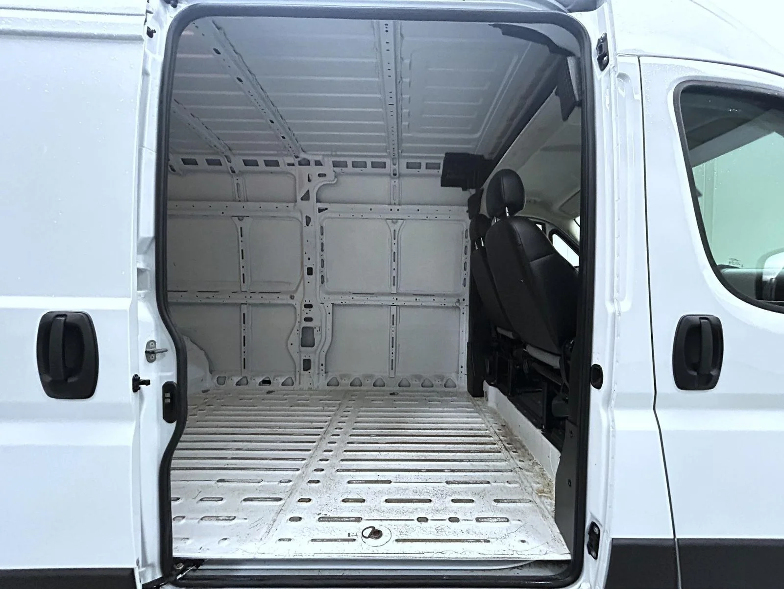 Used 2023 White Ram High Roof image 16