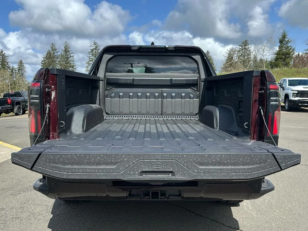 2025 GMC Sierra EV Denali - Photo 10