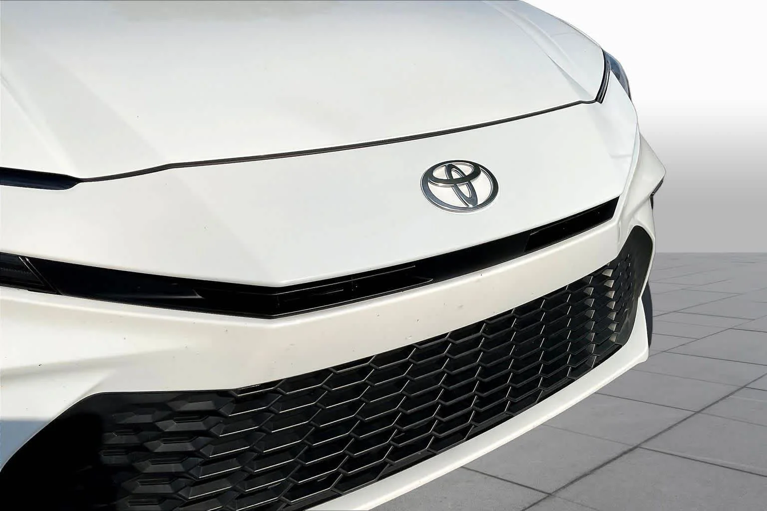 Used 2025 Ice Cap Toyota SE image 29