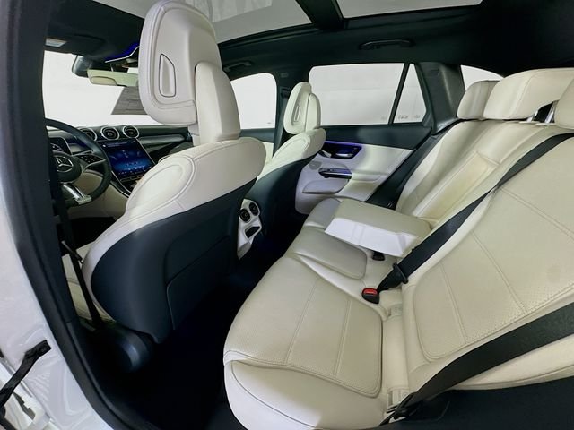 New 2026 Polar White Mercedes-Benz GLC 300 image 25