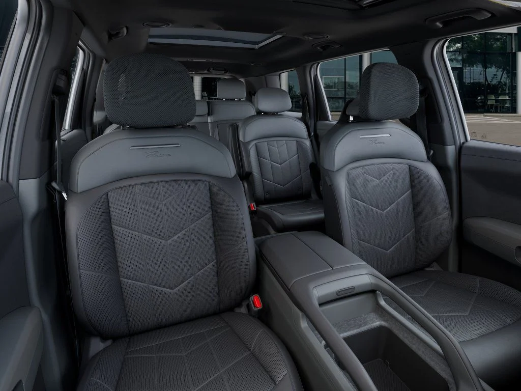 New 2027 Glacial White Pearl Kia X-LINE SX image 16