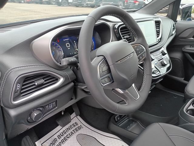 New 2027 Hydro Blue Pearl-Coat Exterior Paint Chrysler Select image 11