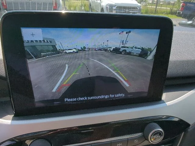 Used 2022 Blue Ford SE image 18