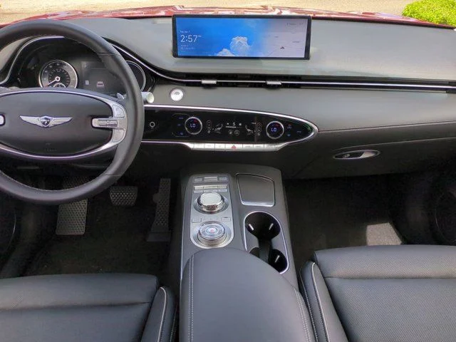 2025 GENESIS GV70 Standard - Photo 13