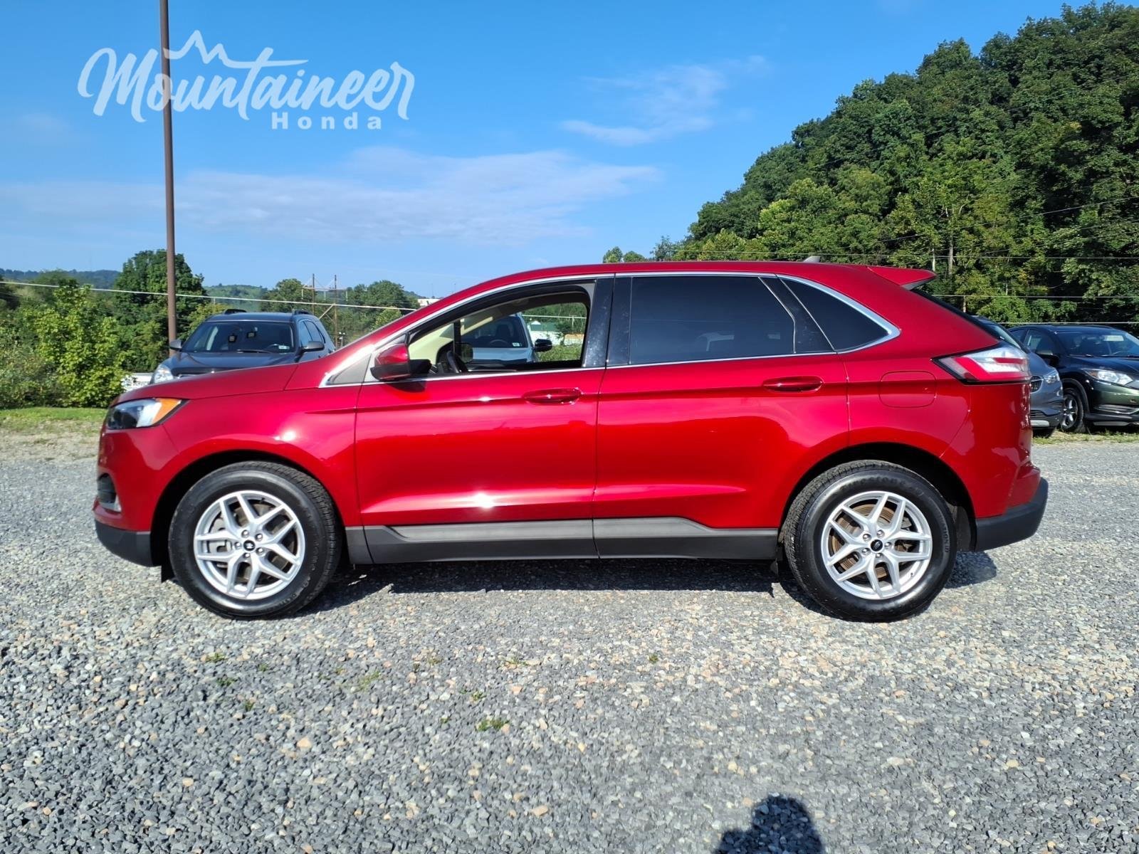 Used 2024 Rapid Red Metallic Tinted Clearcoat Ford SEL image 4