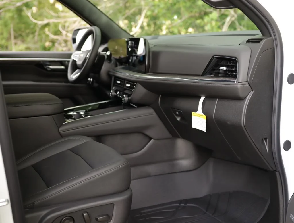2026 Chevrolet Suburban LT - Photo 37