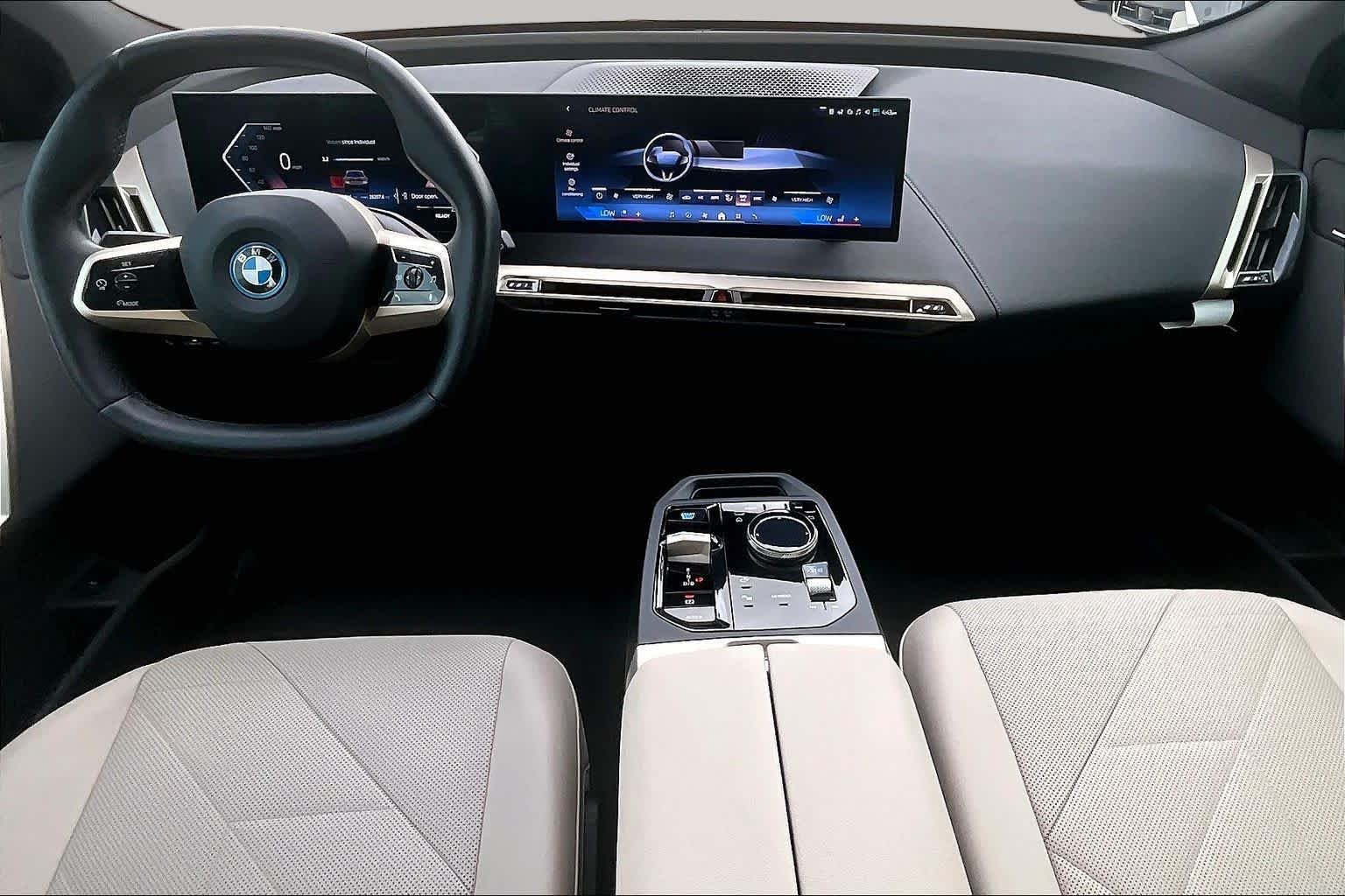 Used 2024 Oxide Grey Metallic BMW xDrive50 image 15