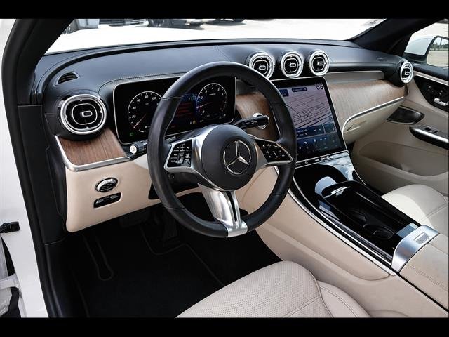 Used 2023  Mercedes-Benz GLC 300 4MATIC® image 9