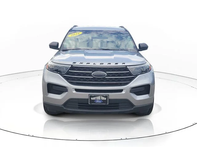 Used 2021 Silver Ford XLT image 2