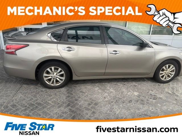 Used 2014 Beige Nissan 2.5 S image 7