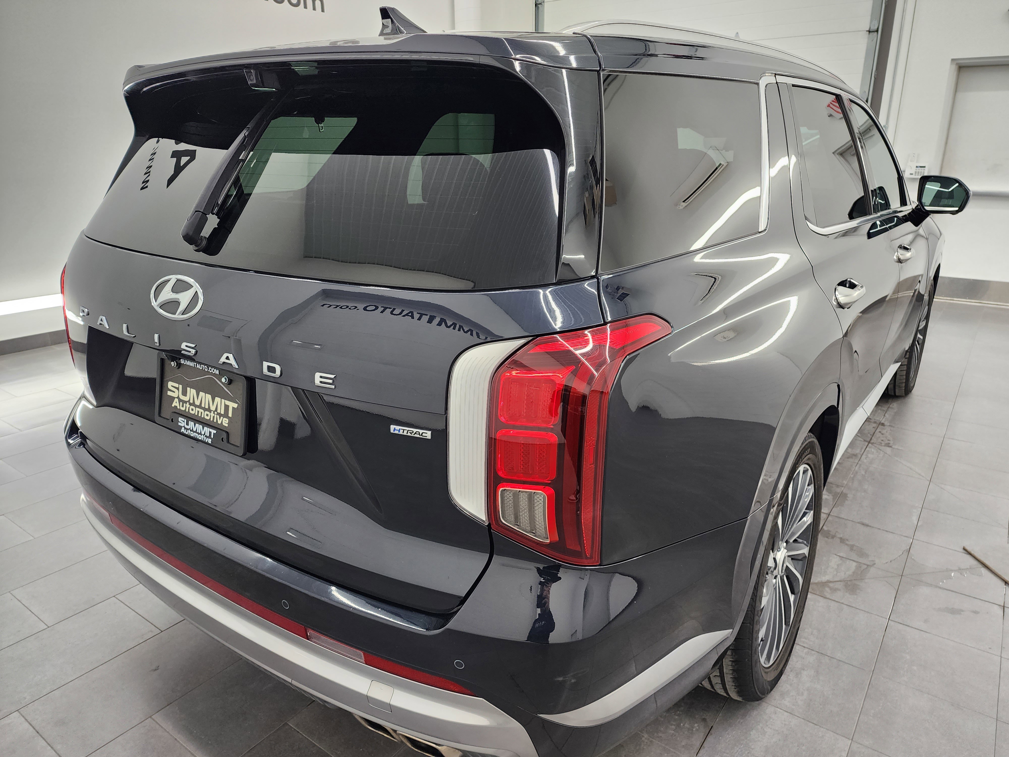 Used 2024 Moonlight Cloud Hyundai Calligraphy: CALLIGRAPHY-AWD-QUADS-THIRD-NAV-PANO-ADAPTIVE CRUISE-1 OWNER image 5