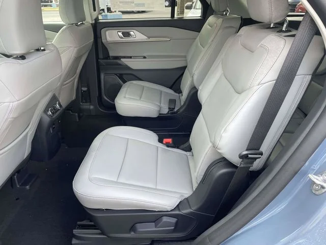 New 2026 Vapor Blue Metallic Ford Active image 5