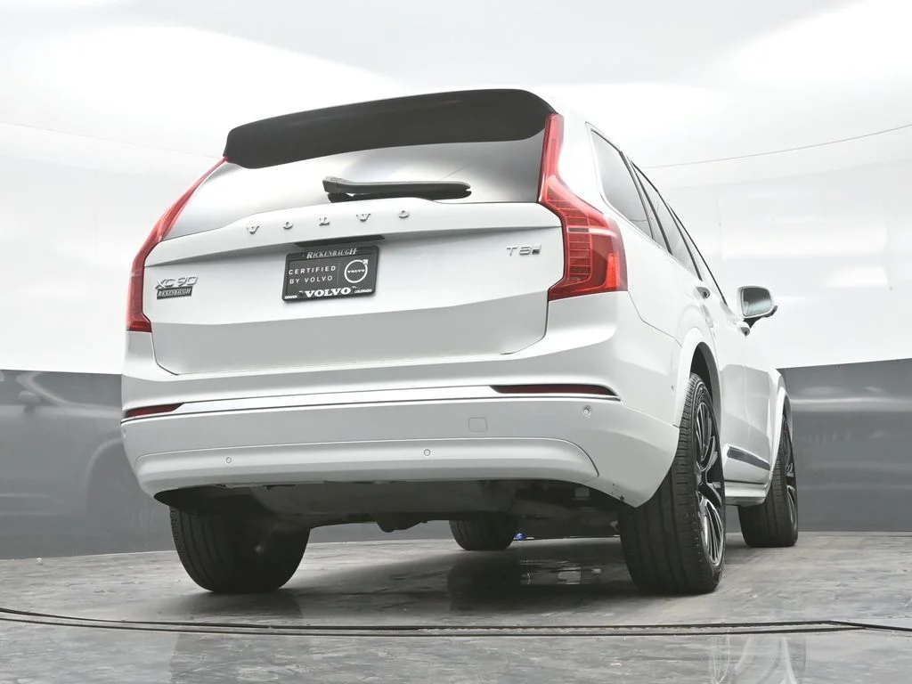 Certified Used 2025 Crystal White Volvo Plus image 28