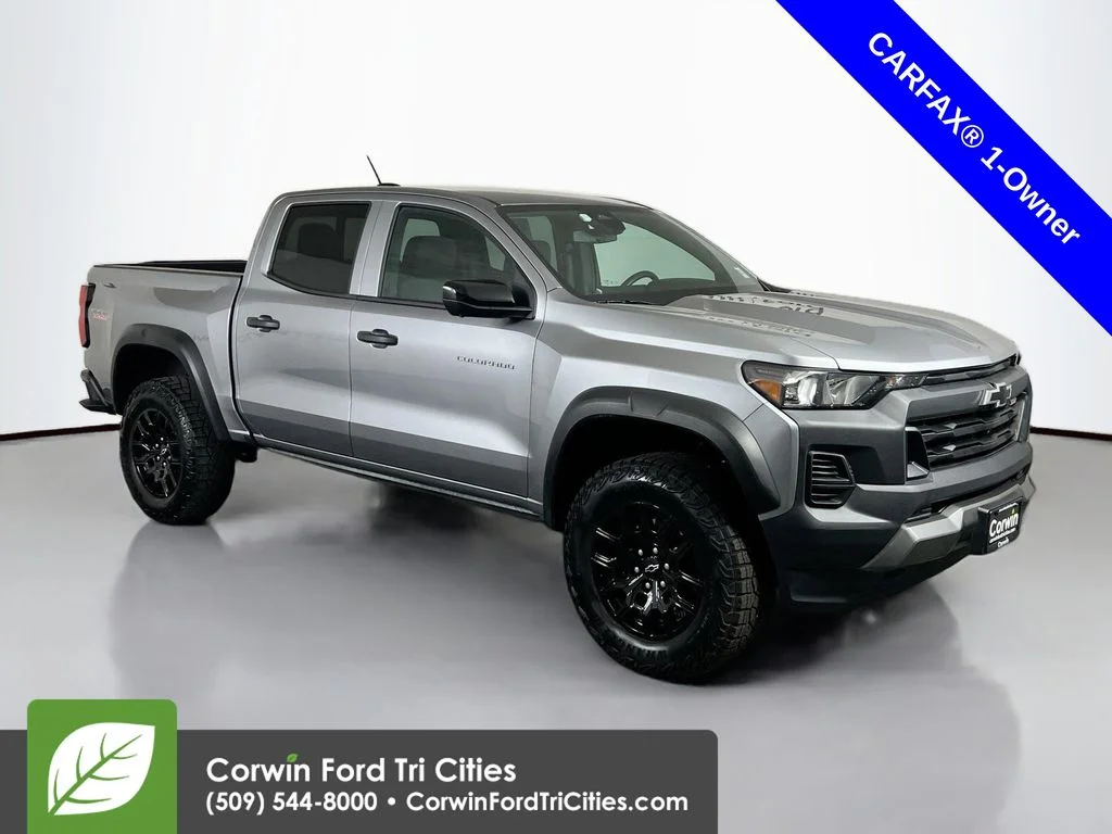 2024 Chevrolet Colorado 4WD Trail Boss Crew Cab Short Box's photo